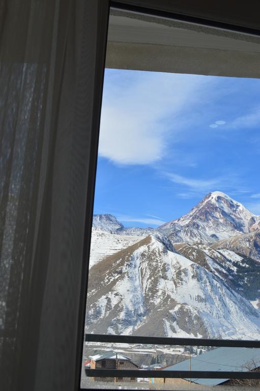 Guest House Qubi Kazbegi Bagian luar foto