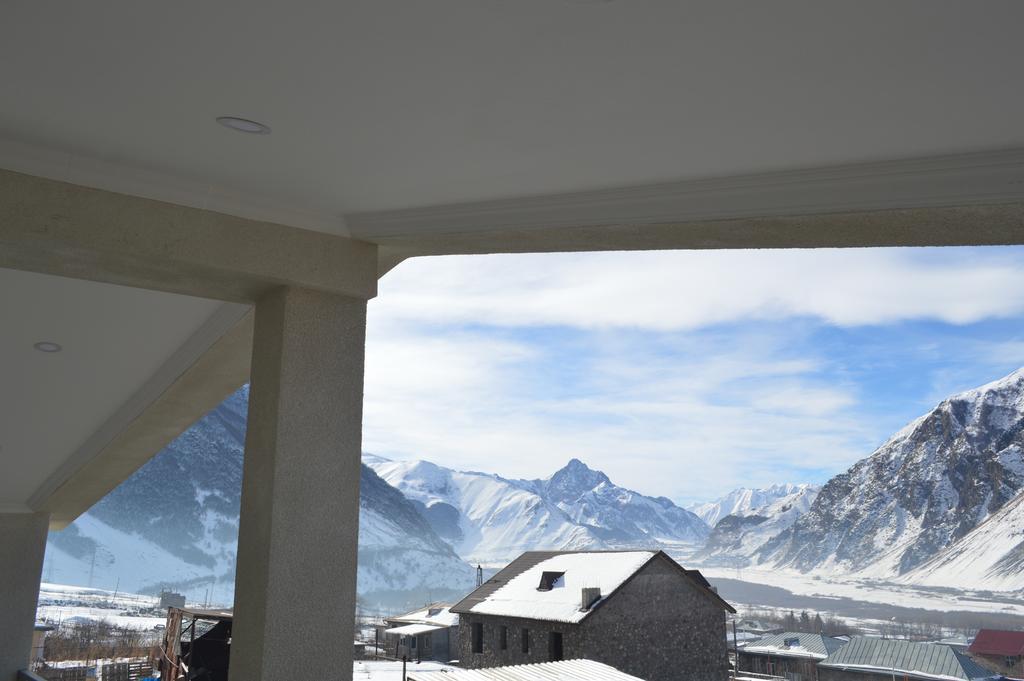 Guest House Qubi Kazbegi Bagian luar foto