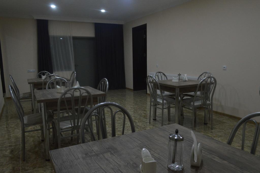 Guest House Qubi Kazbegi Bagian luar foto