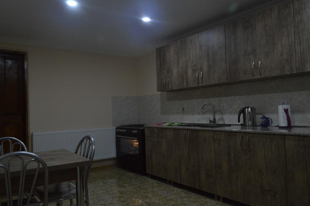 Guest House Qubi Kazbegi Bagian luar foto
