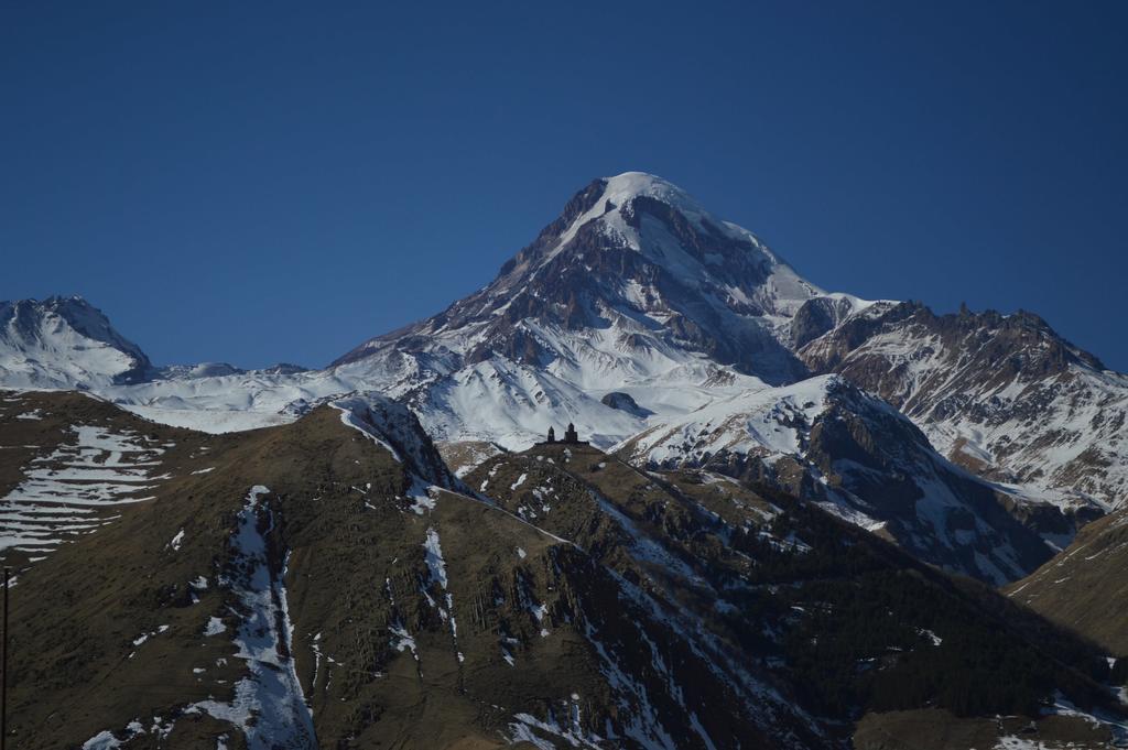Guest House Qubi Kazbegi Bagian luar foto