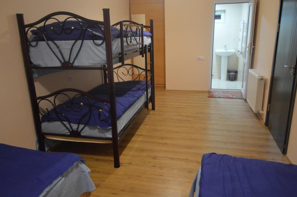 Guest House Qubi Kazbegi Bagian luar foto