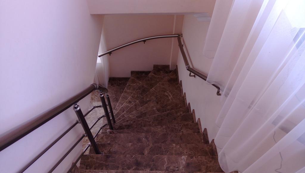 Guest House Qubi Kazbegi Bagian luar foto