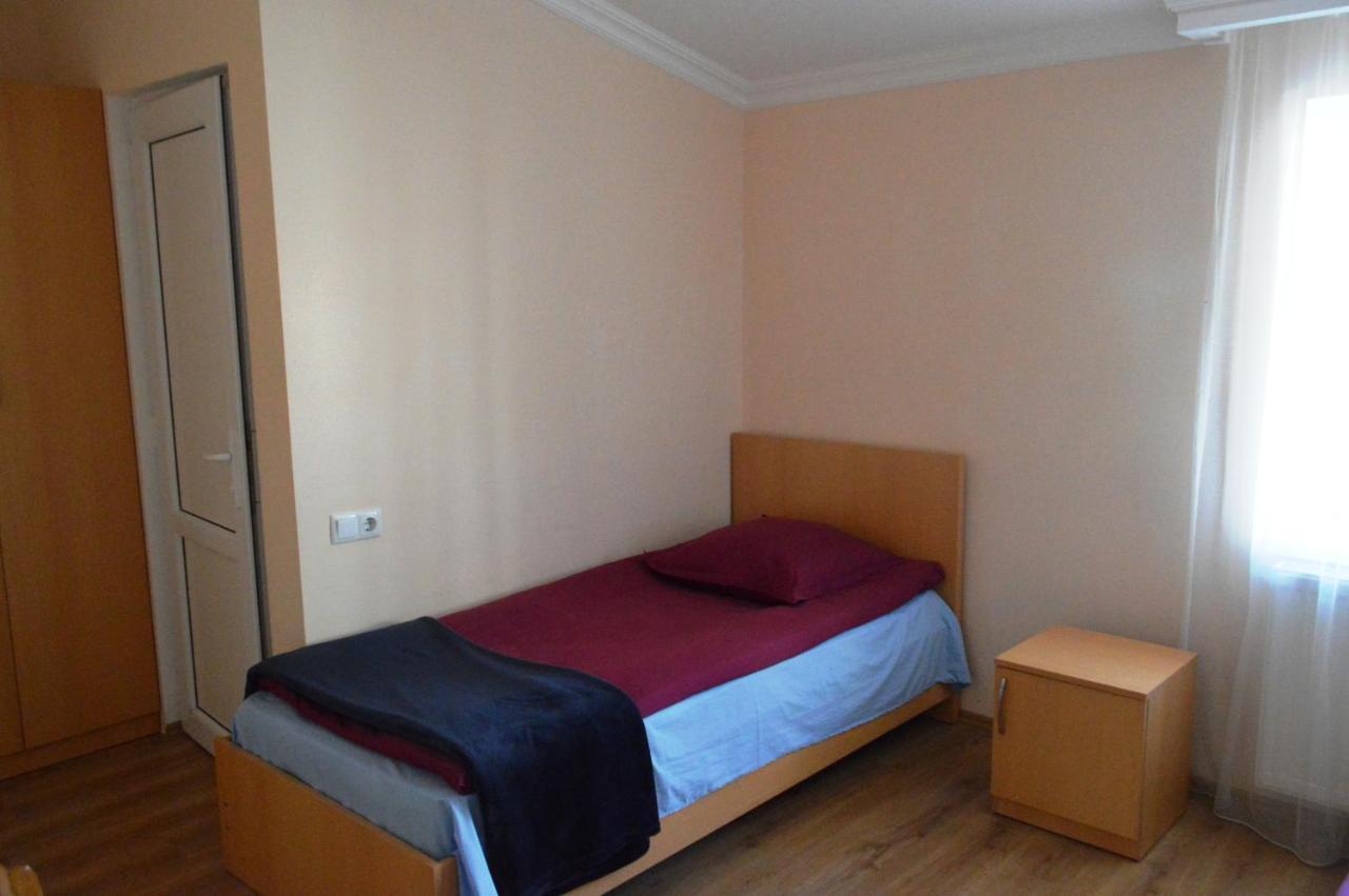 Guest House Qubi Kazbegi Bagian luar foto