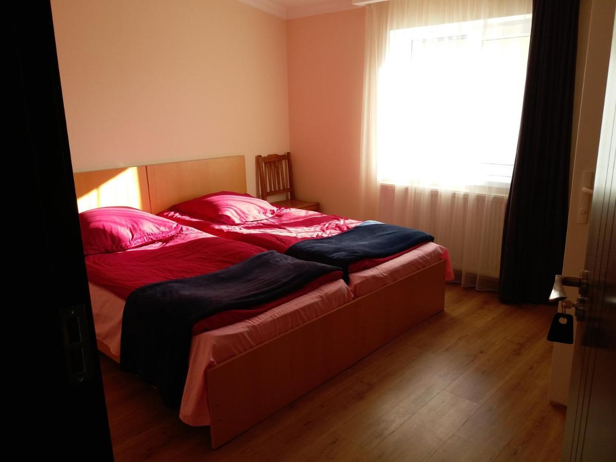 Guest House Qubi Kazbegi Bagian luar foto