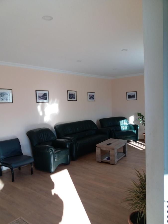 Guest House Qubi Kazbegi Bagian luar foto