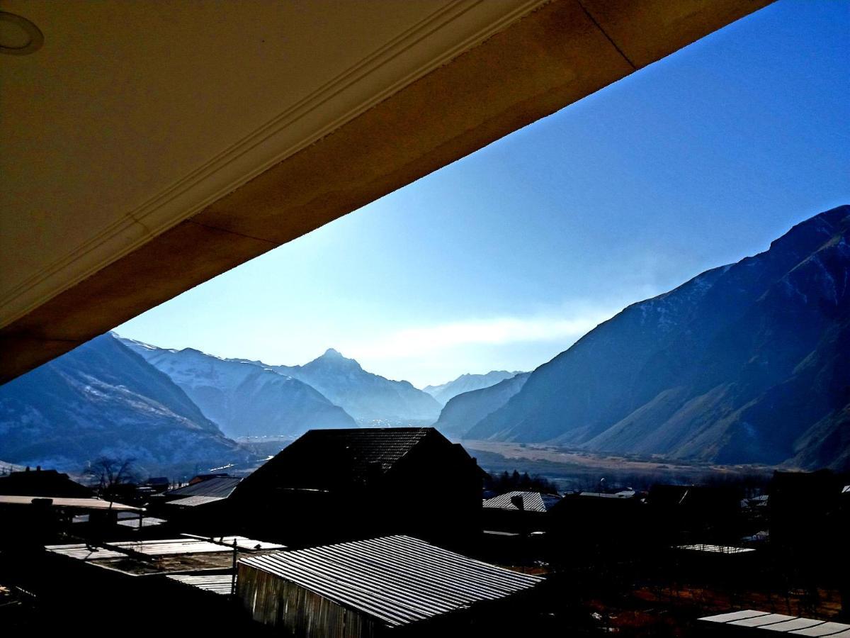 Guest House Qubi Kazbegi Bagian luar foto